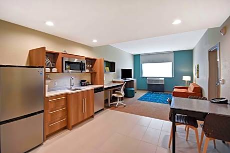 One-Bedroom King Suite - Non-Smoking
