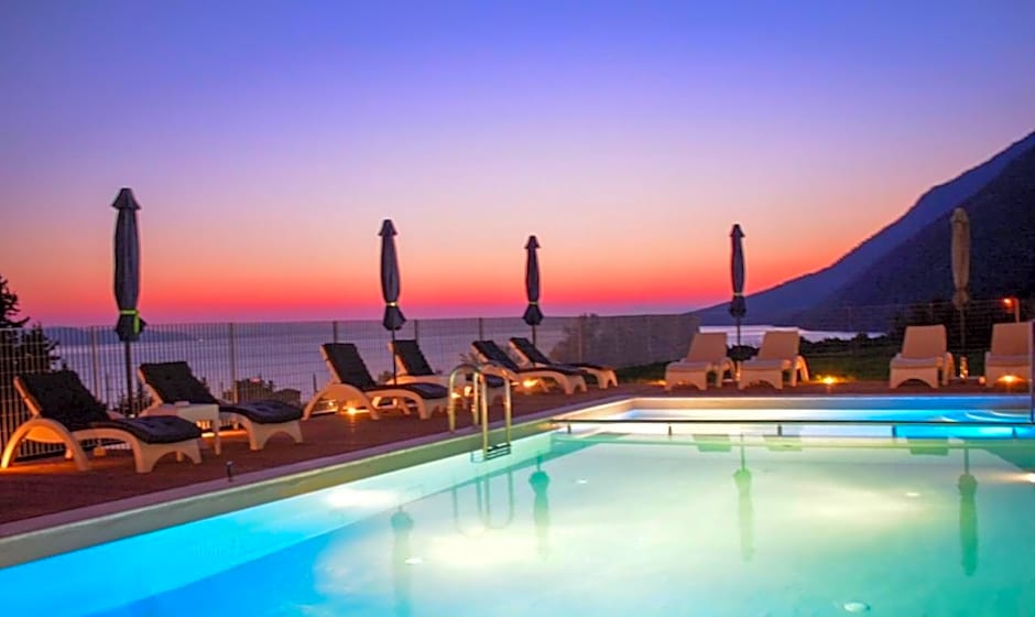 Pantheon Hotel & Suites