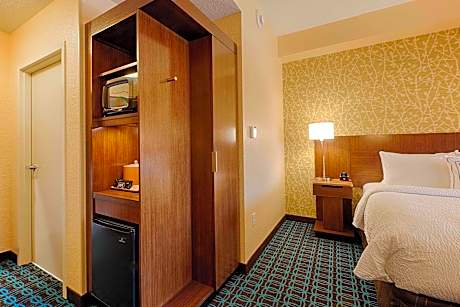 Room, 1 King Bed (Hearing Accessible) (1 King Bed)