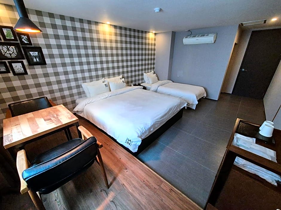No. 25 Hotel Myeongji Oceanc City Business