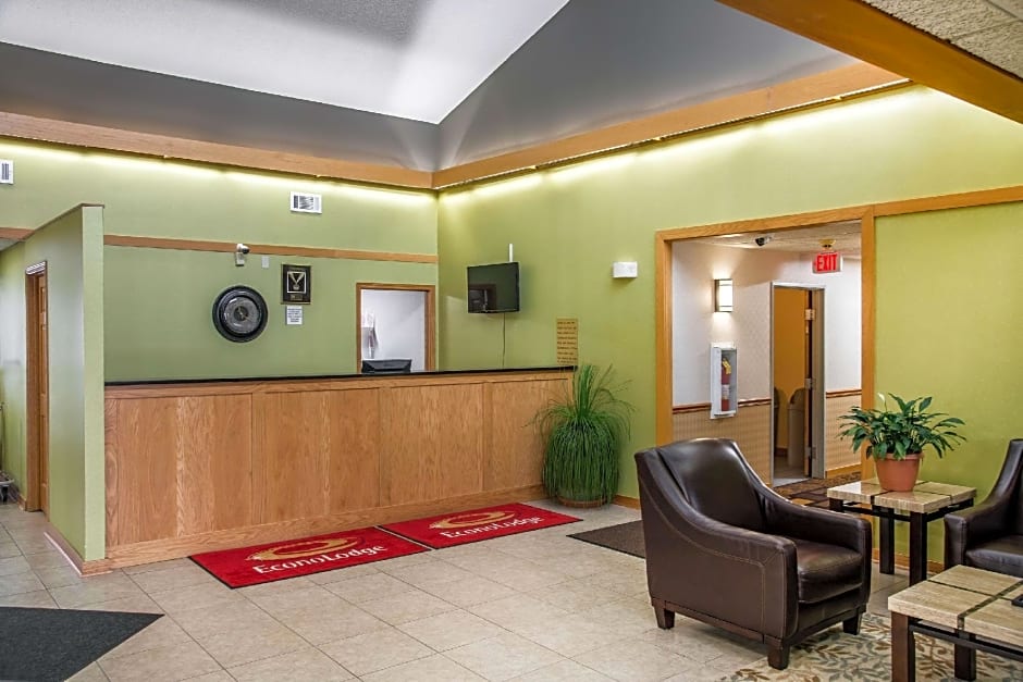 Econo Lodge River Falls