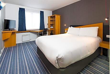 Double Room with Free Hot Breakfast - Accessible