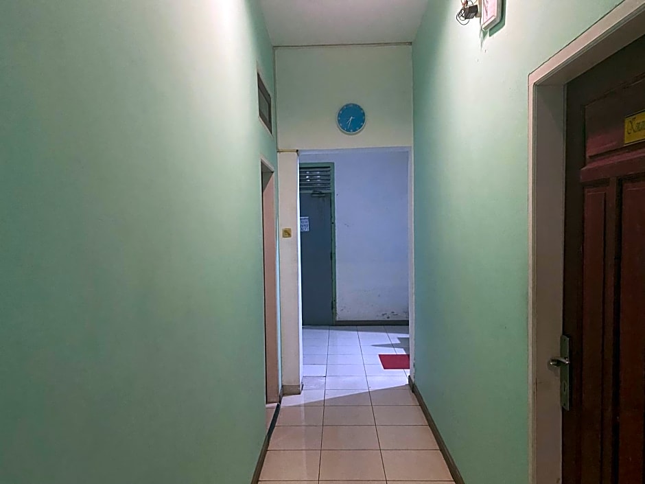 RedDoorz near Terminal Dangerakko Palopo