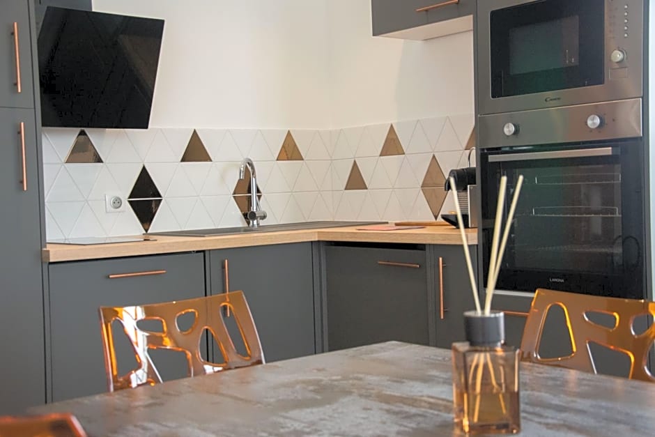 15ème droite - Tour Perret - Centre-Ville - 4 étoiles