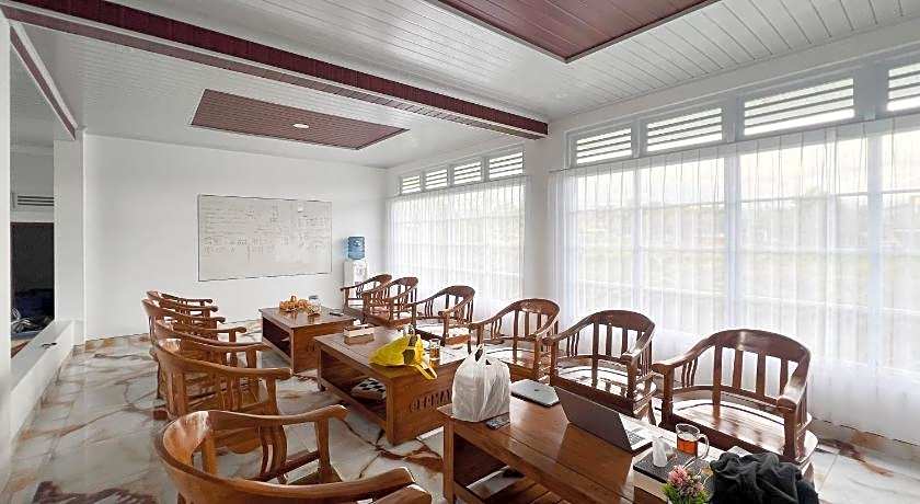 RedDoorz Syariah near Alun Alun Wonosobo 4