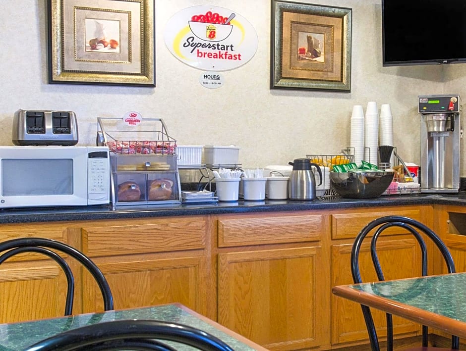 Super 8 Limon Co – Limon, CO