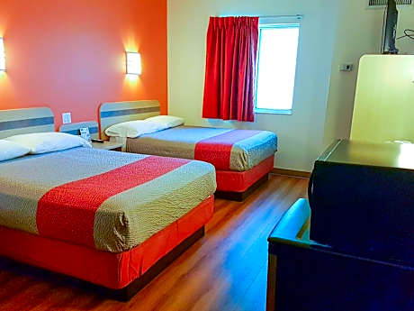 Quadruple Room - Non-Smoking