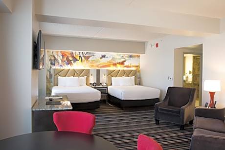 Queen Suite- Disability Access Hard Rock Tower