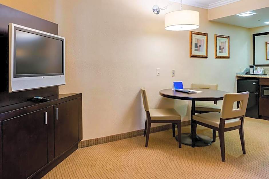Buena Park Grand Hotel & Suites