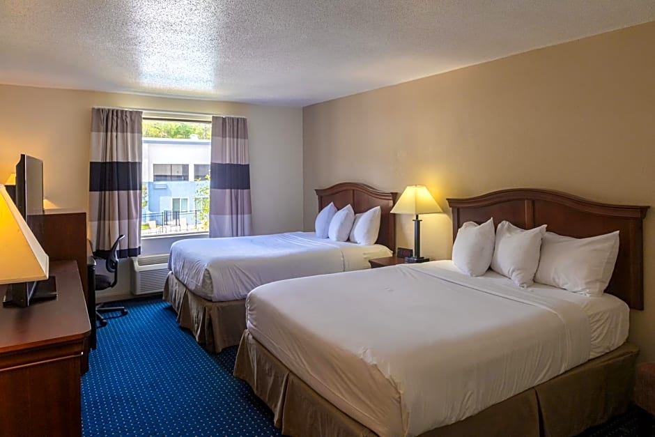 Cottonwood Suites Savannah Hotel & Conference Center