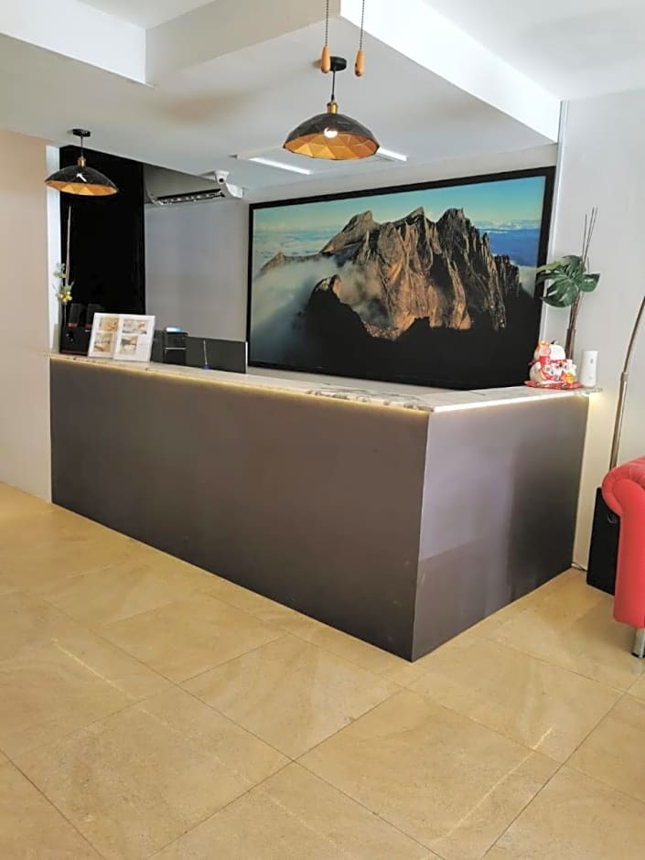 KINGSMAN BOUTIQUE HOTEL