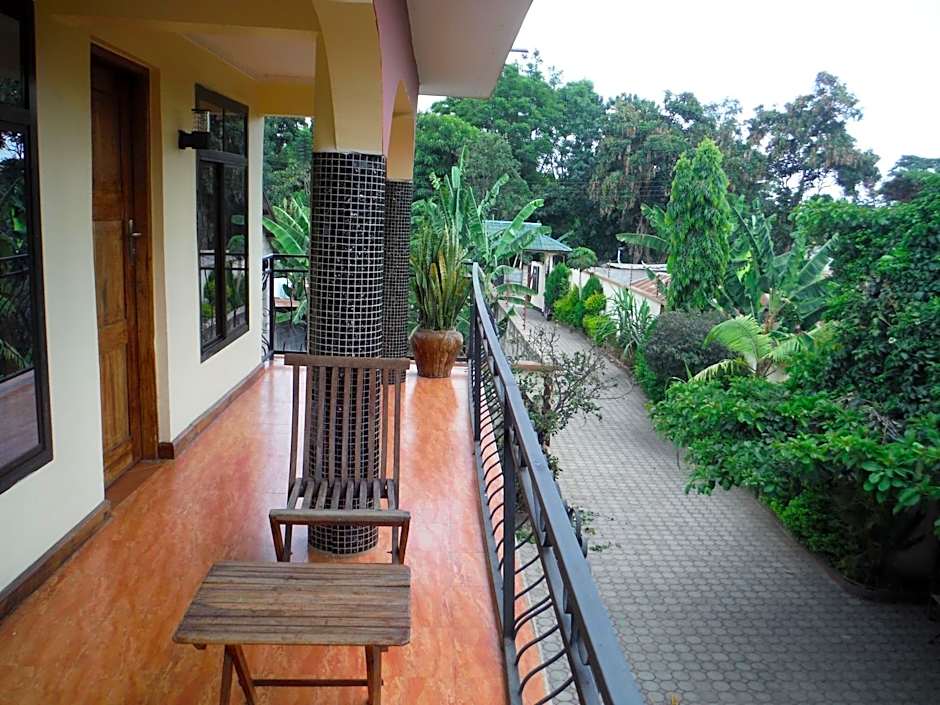 Bright Star Hotel & Safaris