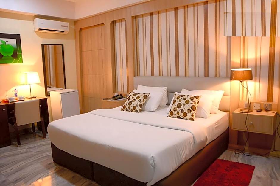 GolfView Suites & Conference Center