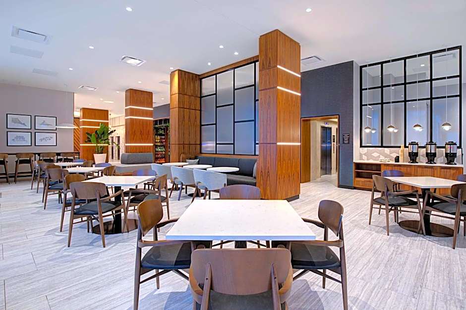 Homewood Suites By Hilton Montreal Downtown