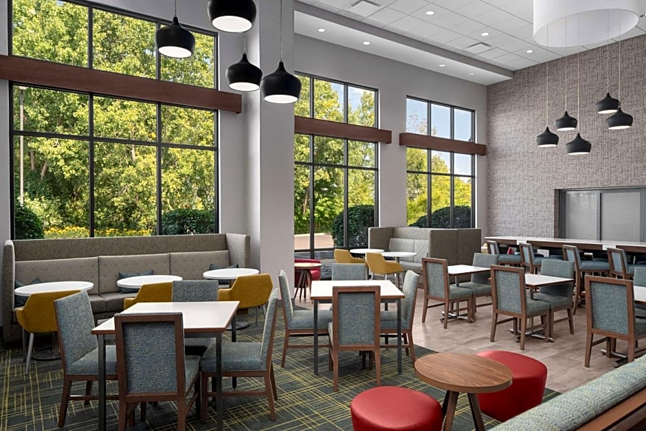 Hampton Inn By Hilton And Suites Grand Rapids