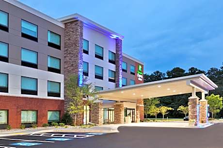 Holiday Inn Express Fayetteville By IHG