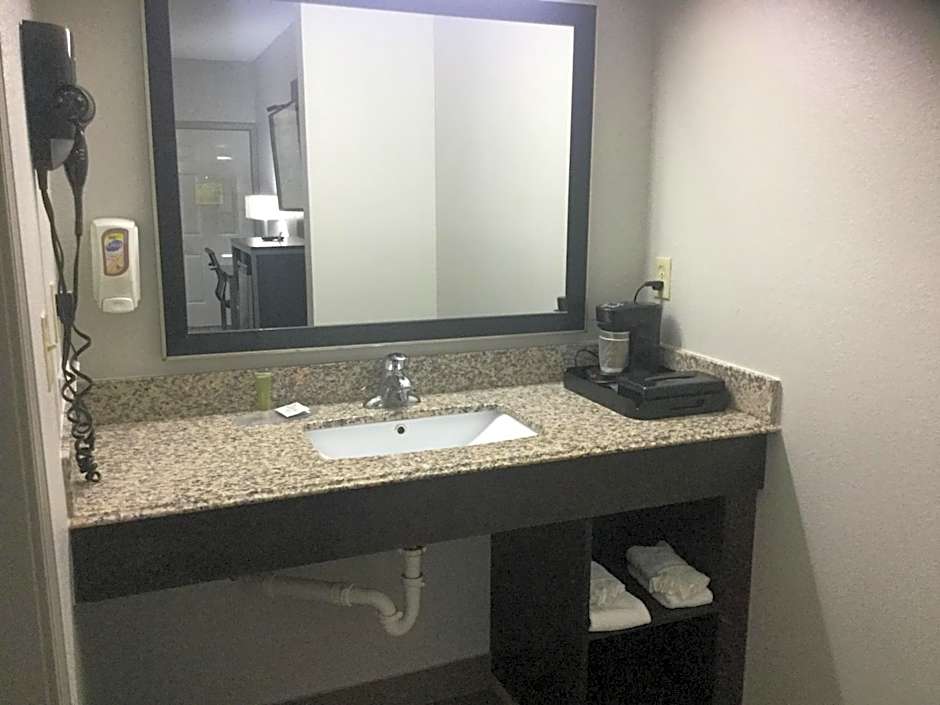 Muskogee Inn And Suites