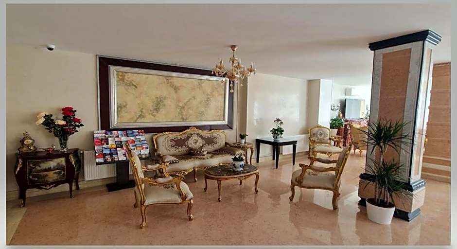 HOTEL ROYAL Paris Ivry