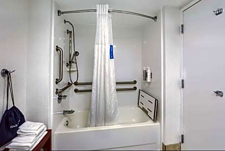2 Qn Beds W/ Fridge/Microwave Nosmoke
