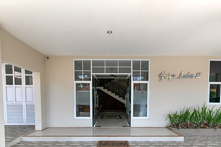 Capital O 3930 Griya Loka Syariah