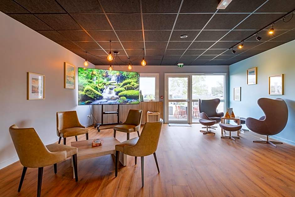 Kyriad Lyon Est - Saint Bonnet De Mure