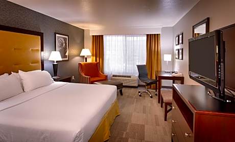 King Room - Hearing Accessible - Roll-in Shower