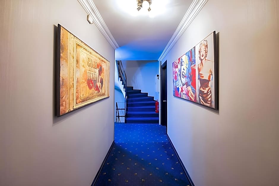 Kozan City Hotel