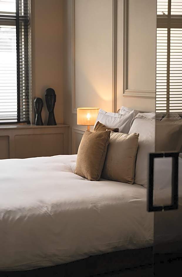 Photo 1 of 10 of Deluxe 1 King Bed