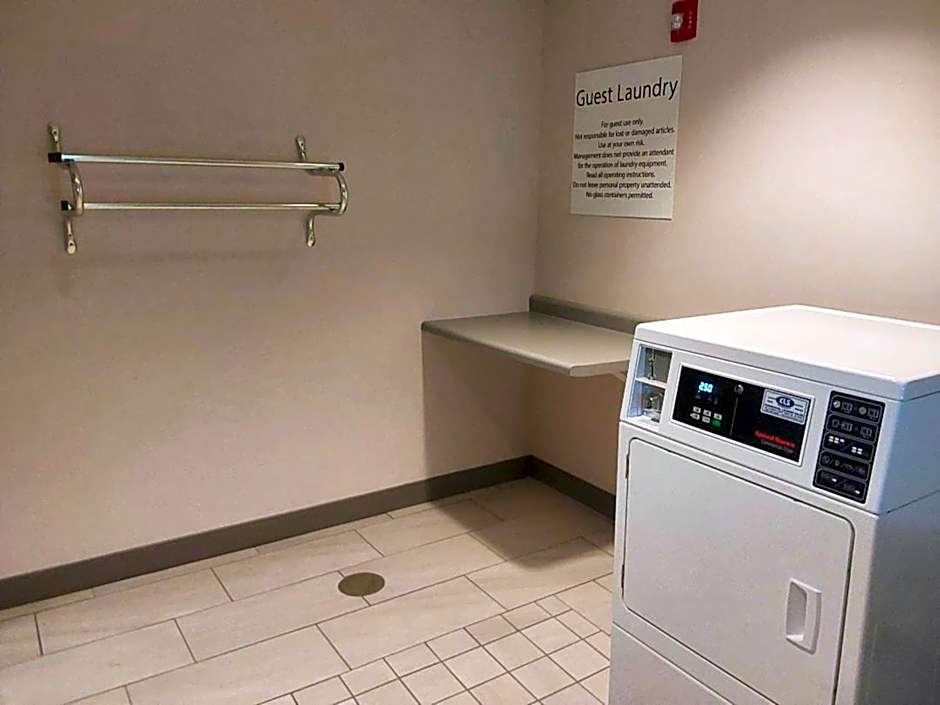 Holiday Inn Express Hotel & Suites Antigo By IHG