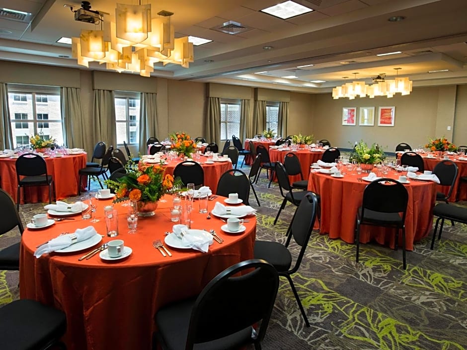 Hilton Garden Inn Charleston Waterfront/Downtown