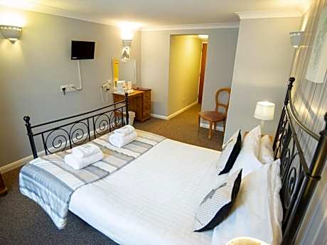 Double Room with Private Bathroom