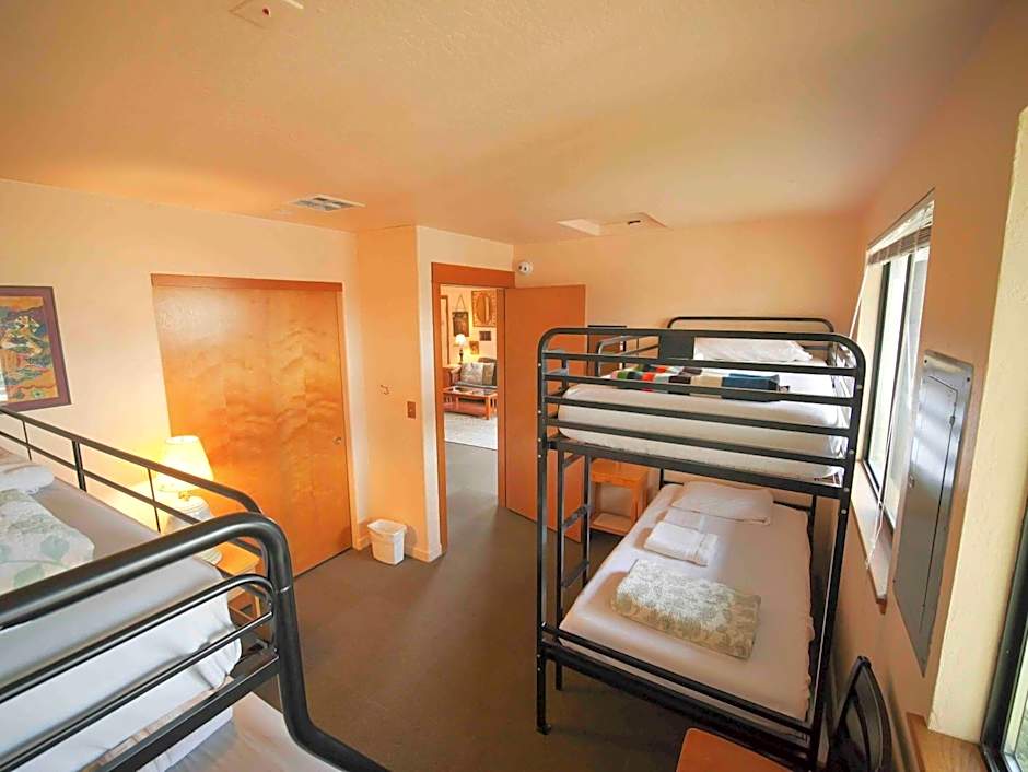 Ashland Commons Hostel