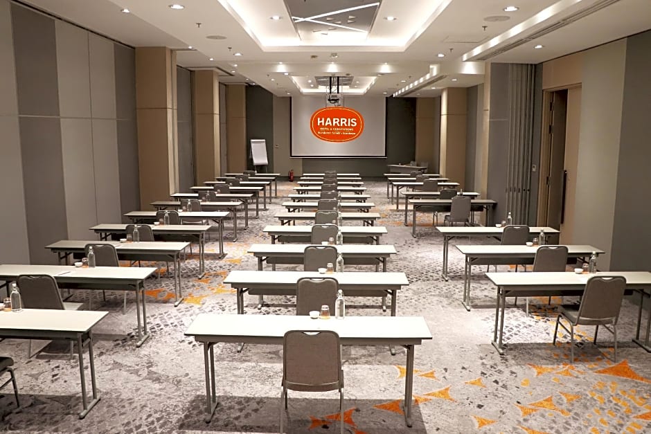 HARRIS Hotel & Conventions Bundaran Satelit Surabaya