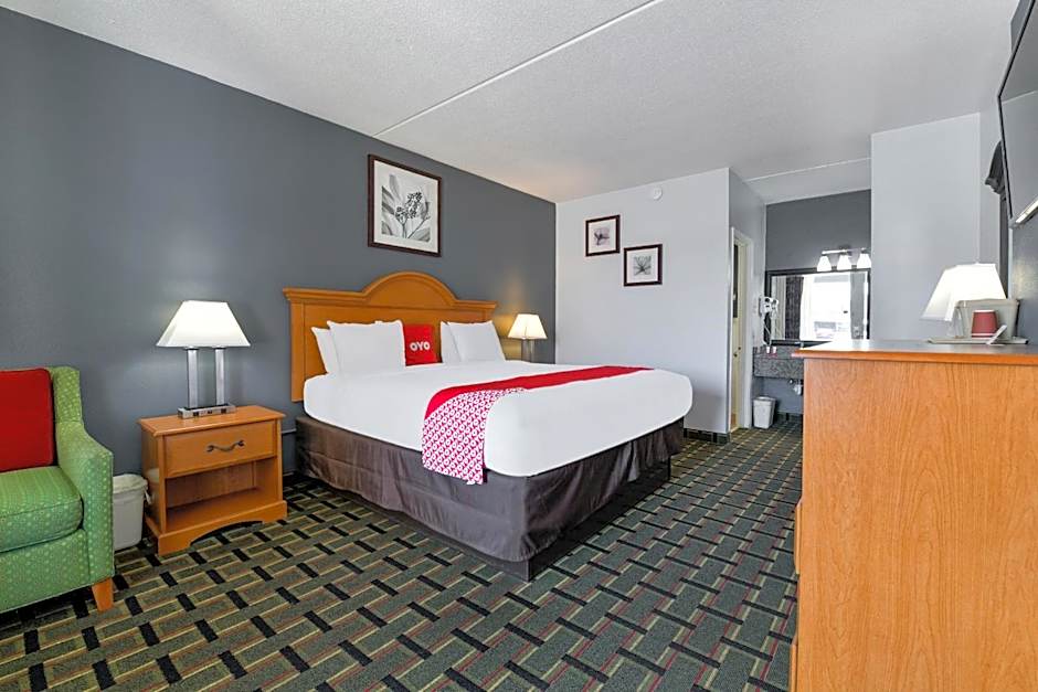 Photo 1 of 10 of 1 King Bed