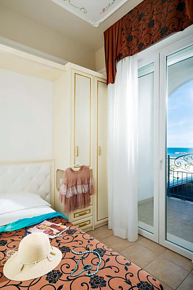 Photo 1 of 5 of Deluxe, Sea View