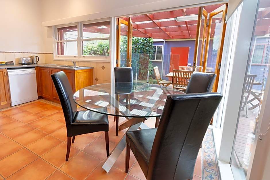 Sovereign Park Motor Inn