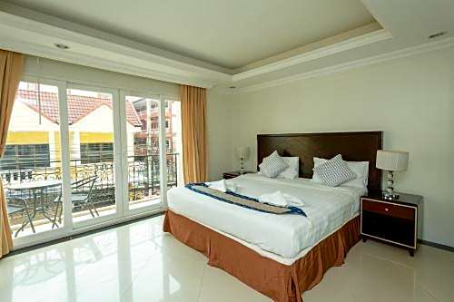 Ivory Palace Hotel