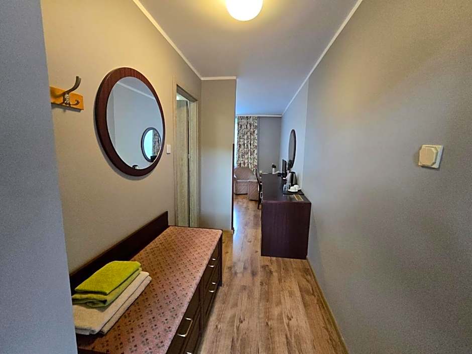 Photo 1 of 8 of Triple Room with Bathroom