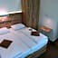 Hotel Argument