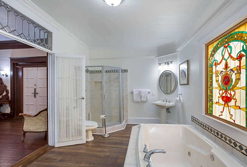 Coombs Inn & Suites, Ascend Hotel Collection
