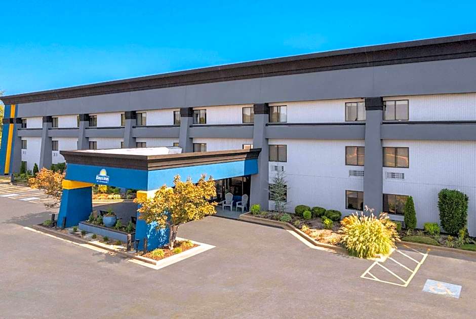 Days Inn by Wyndham Fort Smith