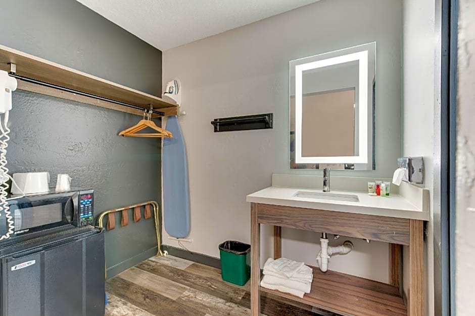 Dolores Mountain Inn