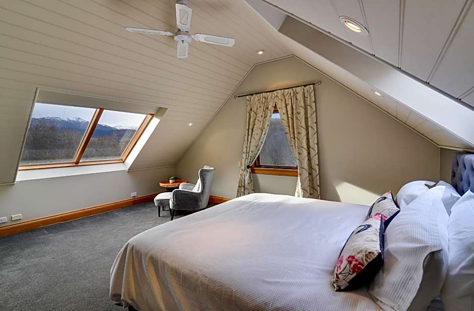 Manata Homestead & Lodge