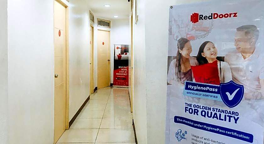 RedDoorz @ El Cuarto SRP Talisay