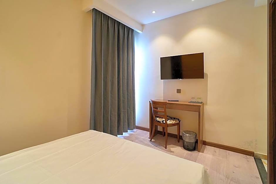 Menoir Dorsett Madrid Usera