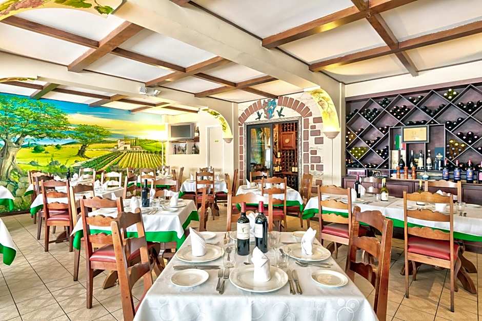 Hotel Residence Inn Suites Cristina