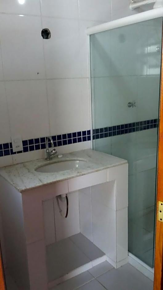 CASA 7 qts sendo 4 suites, Piscina Churrasqueira 200 m praia Anjos