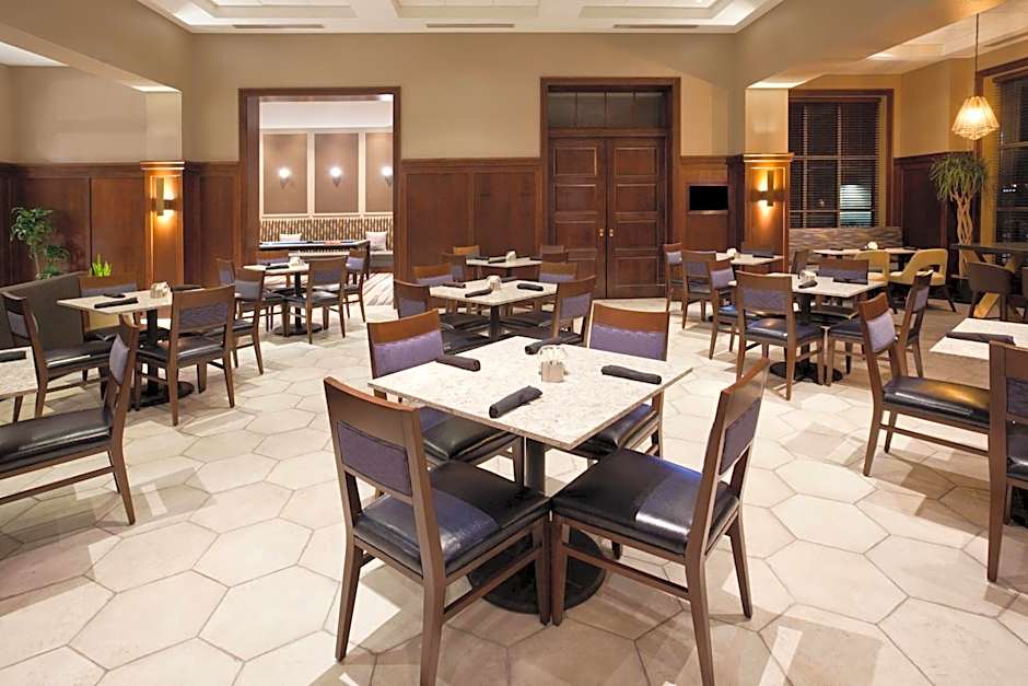 Sheraton St. Paul Woodbury Hotel