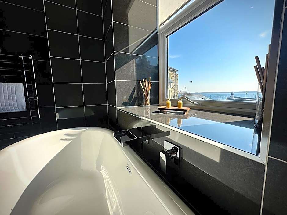 Halvard Apartments at Castletown