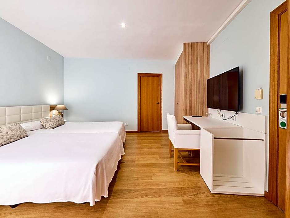Foto 1 de 5 de Larger 2 Beds